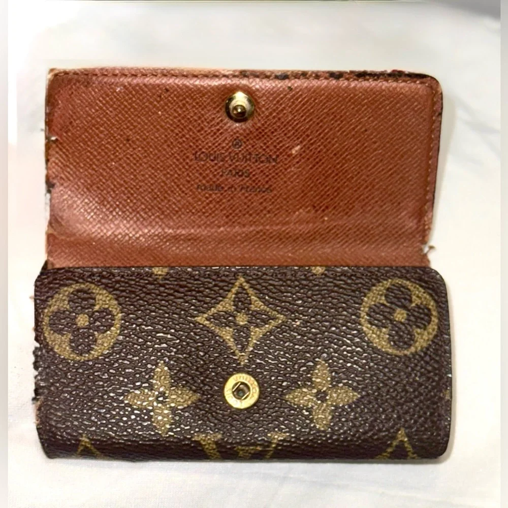 LOUIS VUITTON MONOGRAM KEY HOLDER / WALLET - Picture 9 of 16